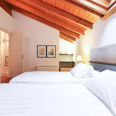 Nene-il Vicolo And 4*