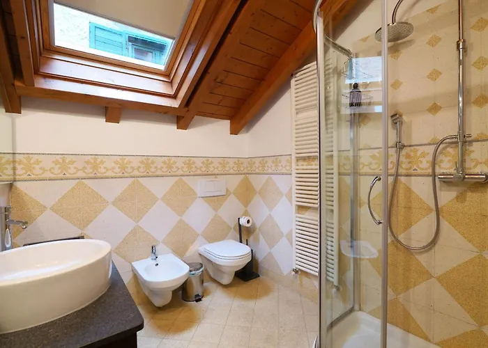 Nene-il Vicolo And Konukevi