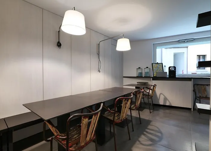 Nene-il Vicolo And Konukevi