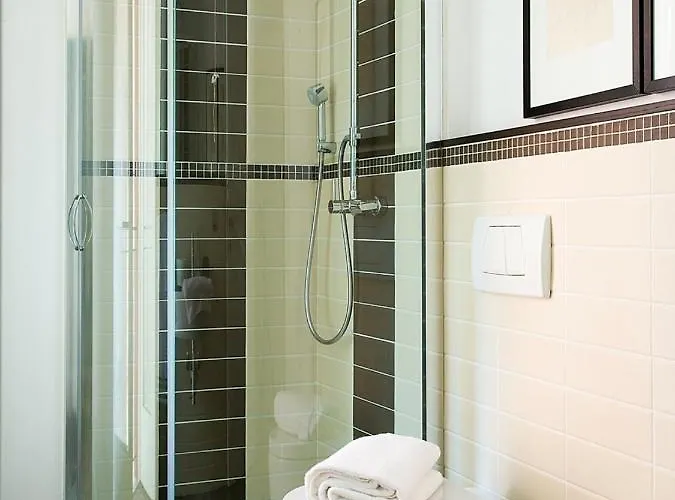 Nene-il Vicolo And Konukevi