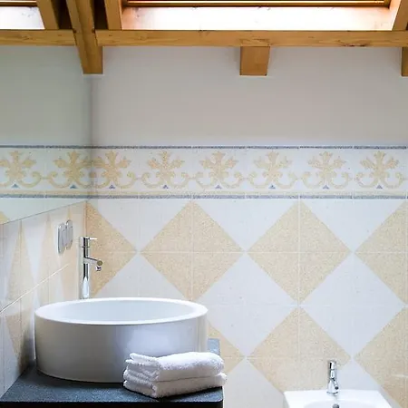 Nene-il Vicolo And Bellagio